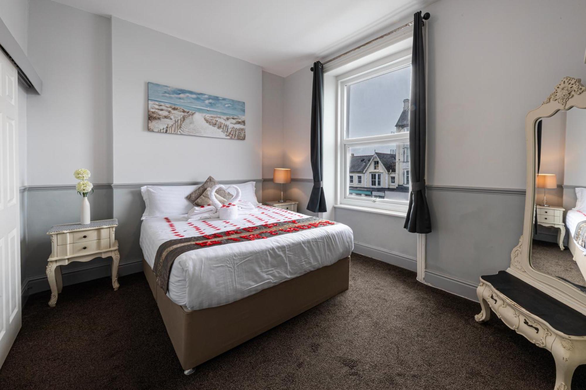 The Manor Hotel 3*
