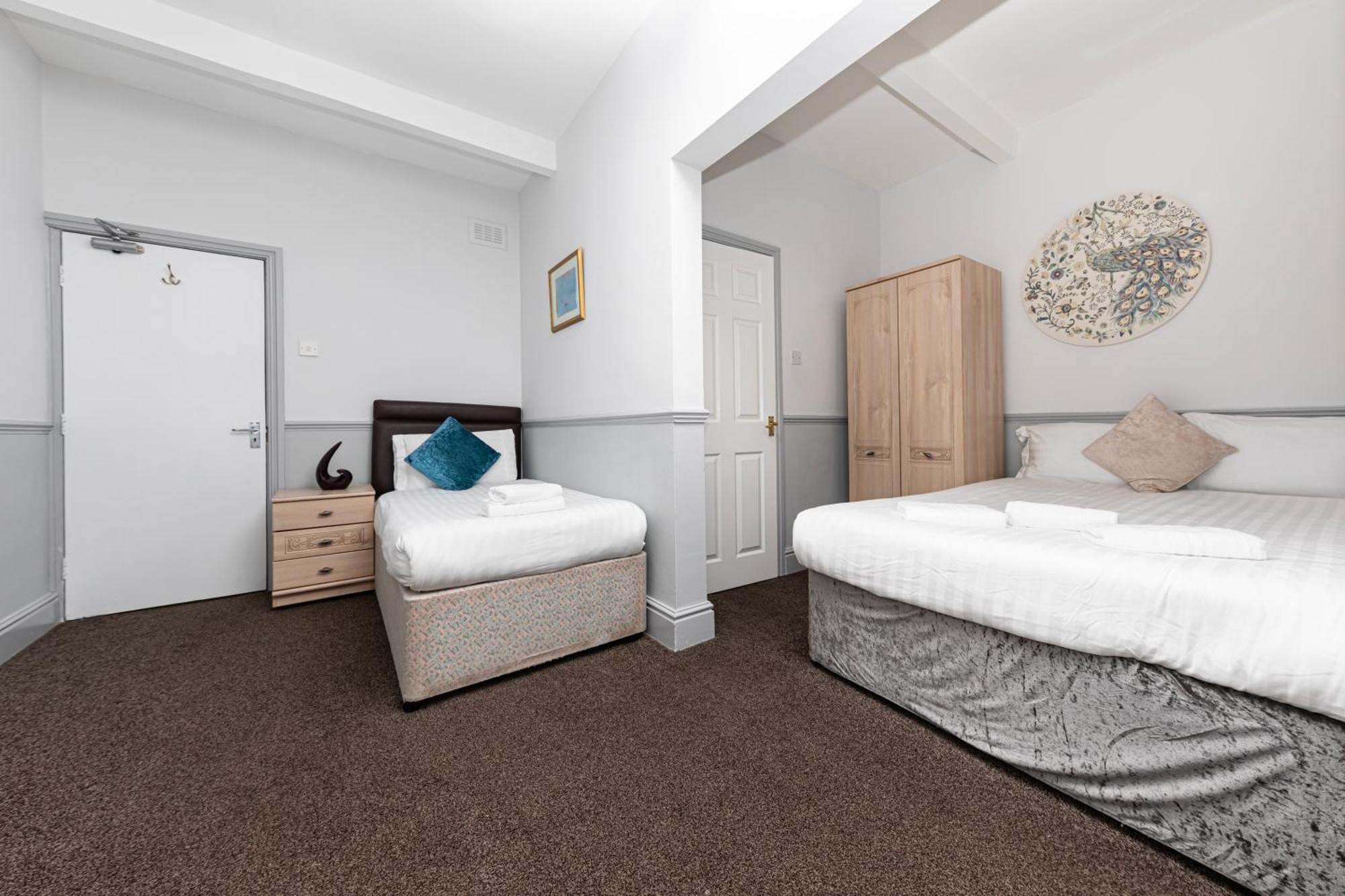 The Manor 3*