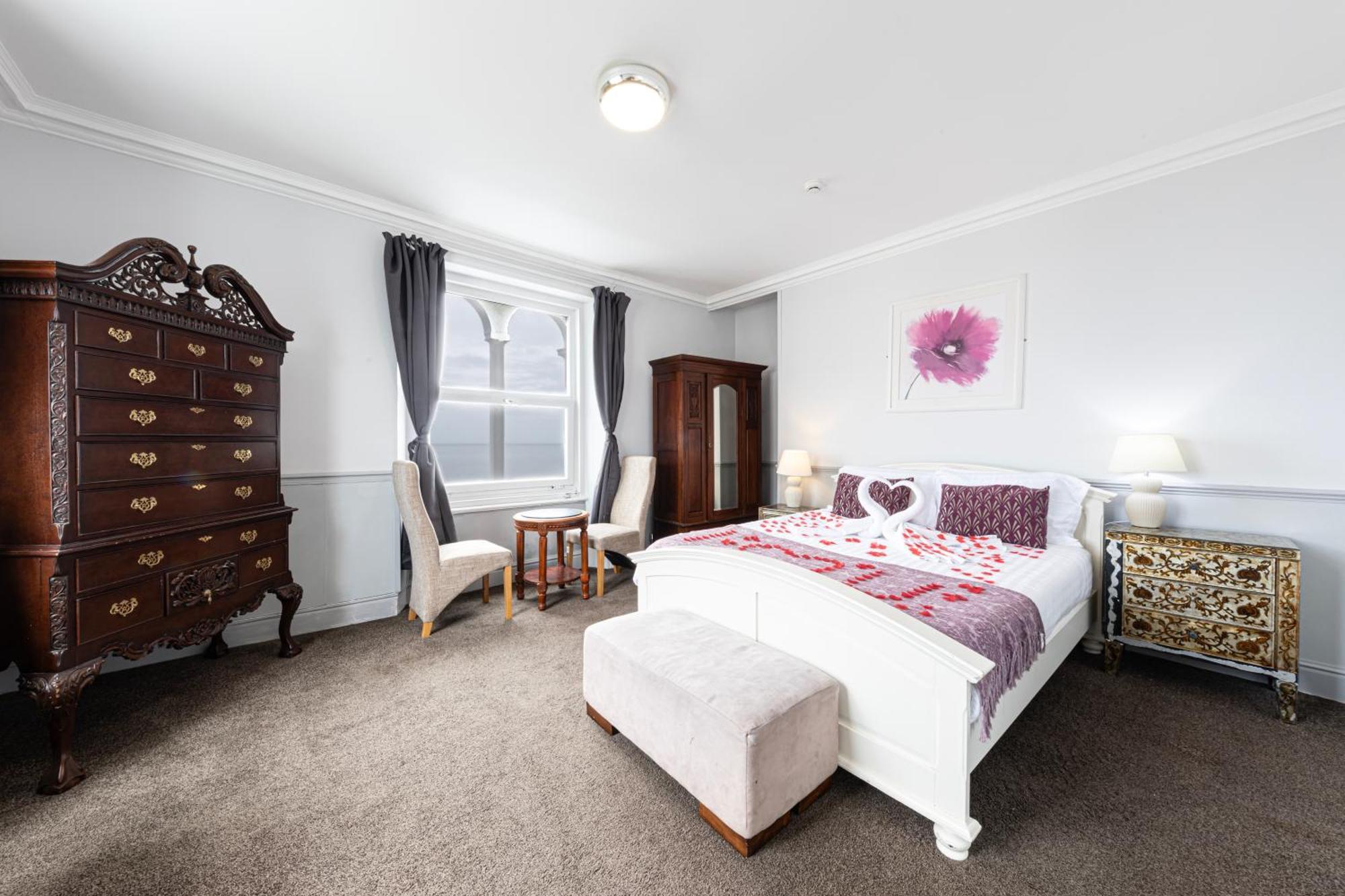 The Manor 3* Llandudno