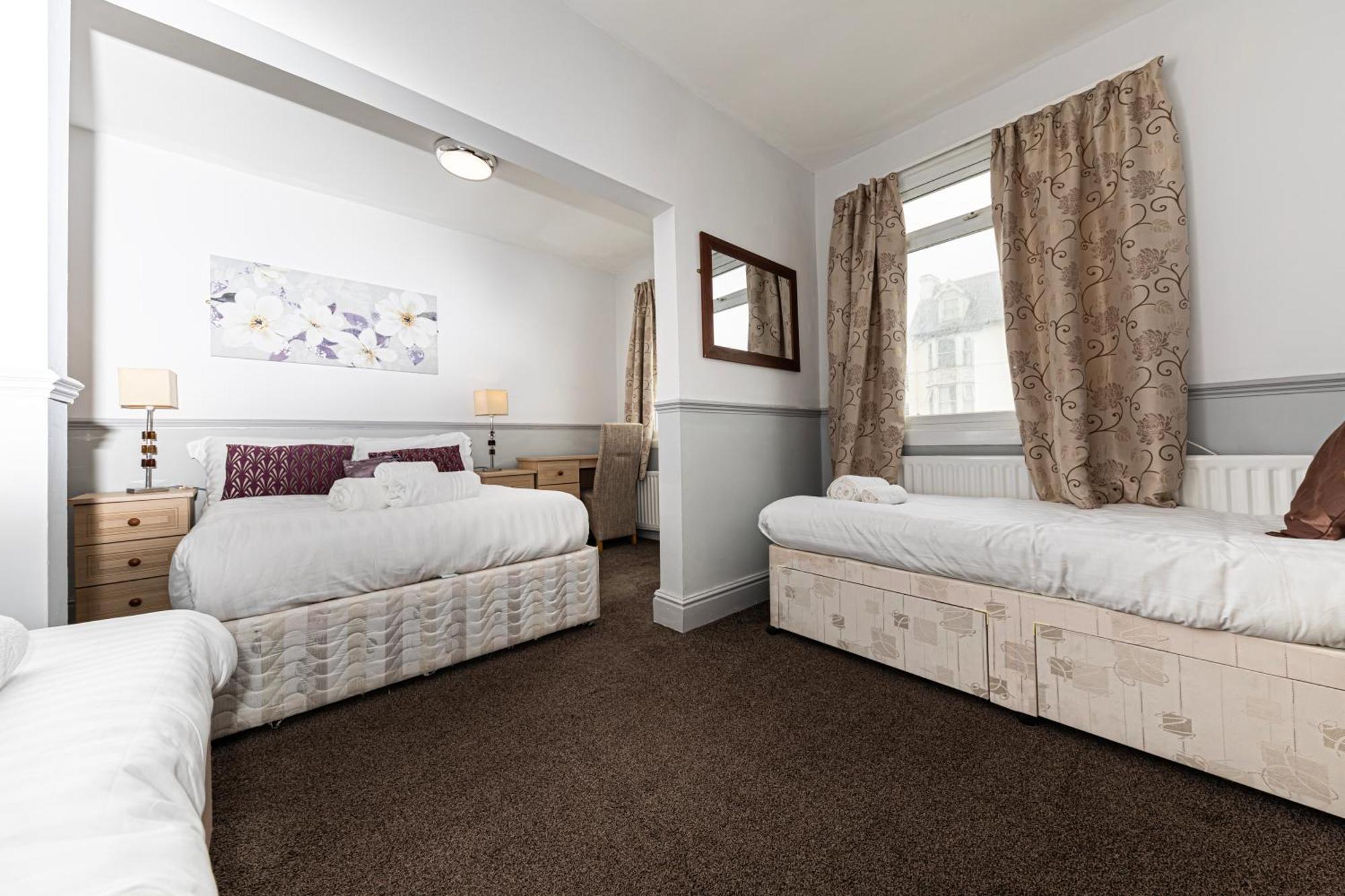 The Manor Hotel 3*