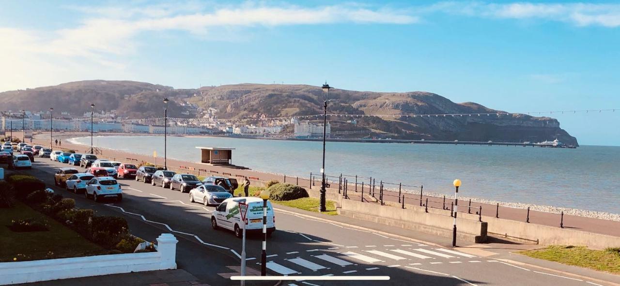 The Manor 3* Llandudno
