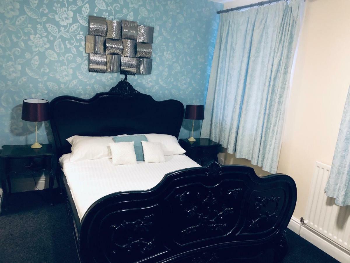 The Manor Hotel