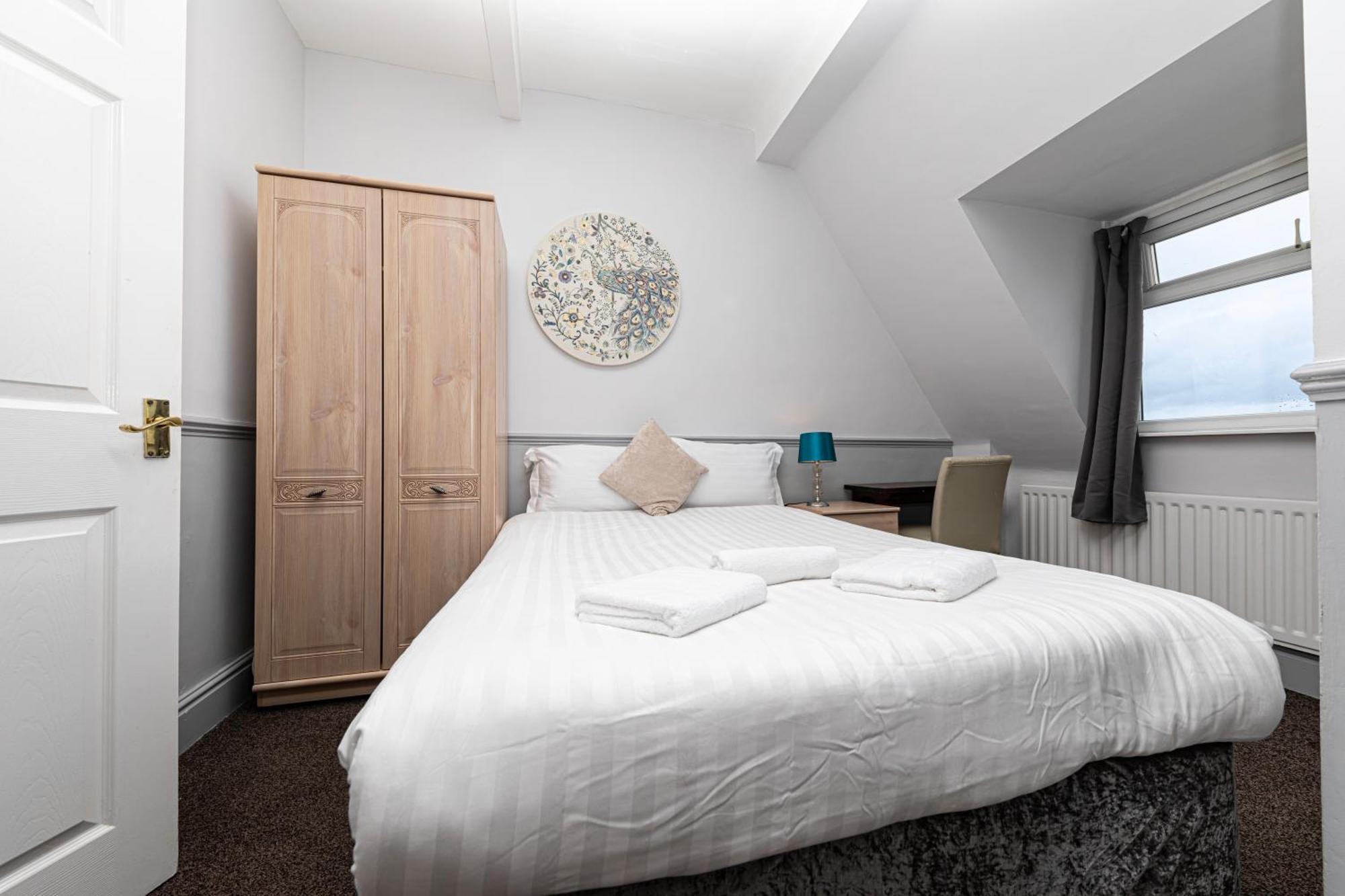 The Manor 3* Llandudno