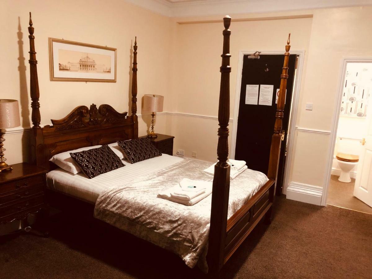 The Manor 3* Llandudno